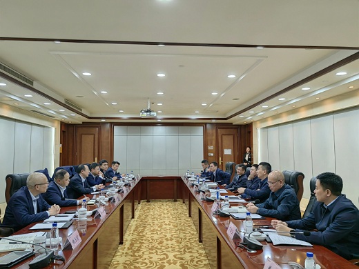 吴亚率队赴海螺水泥学习交流